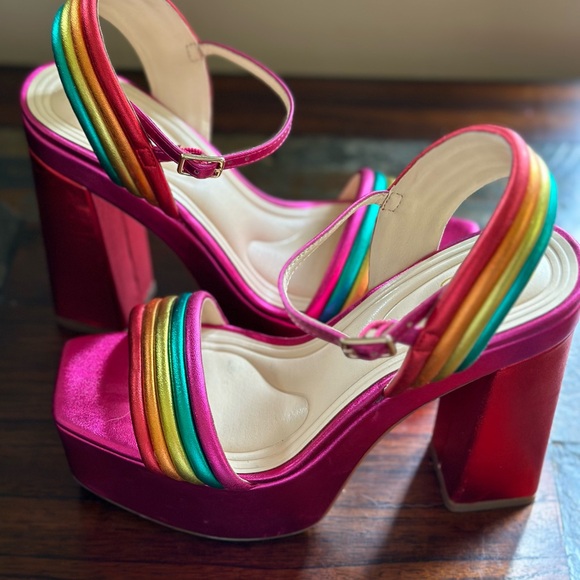 Jessica Simpson metallic heels - Picture 4 of 5